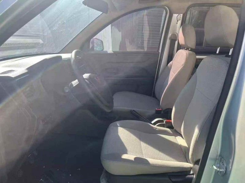 济宁23年五菱汽车宏光5