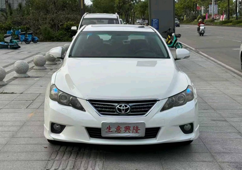 阳江13年丰田锐志1