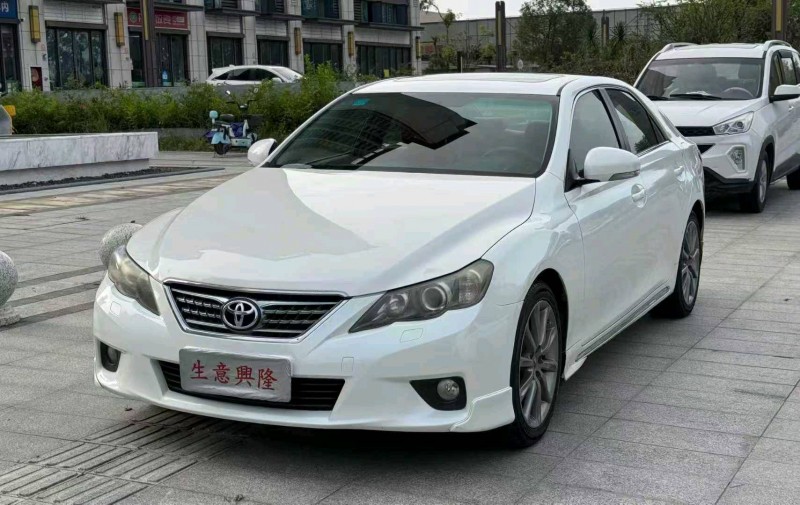 阳江13年丰田锐志2