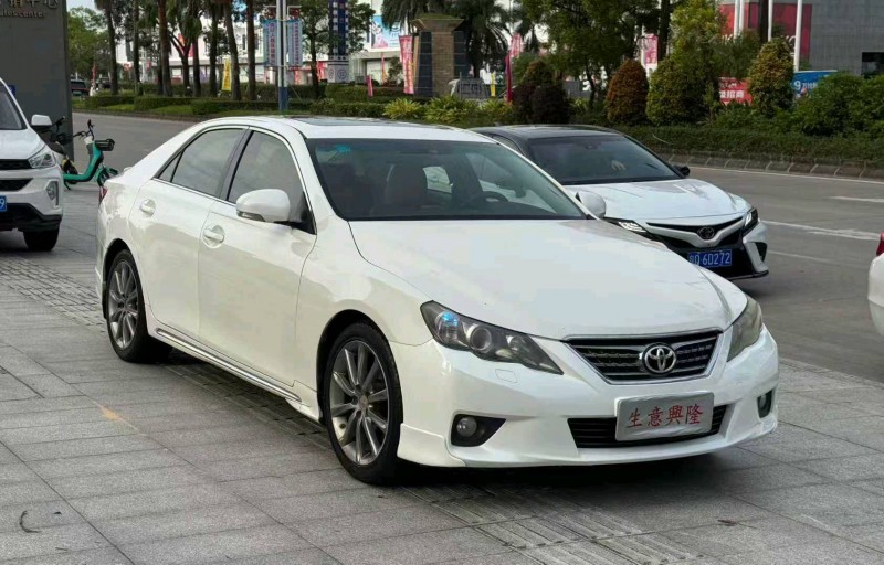 阳江13年丰田锐志3