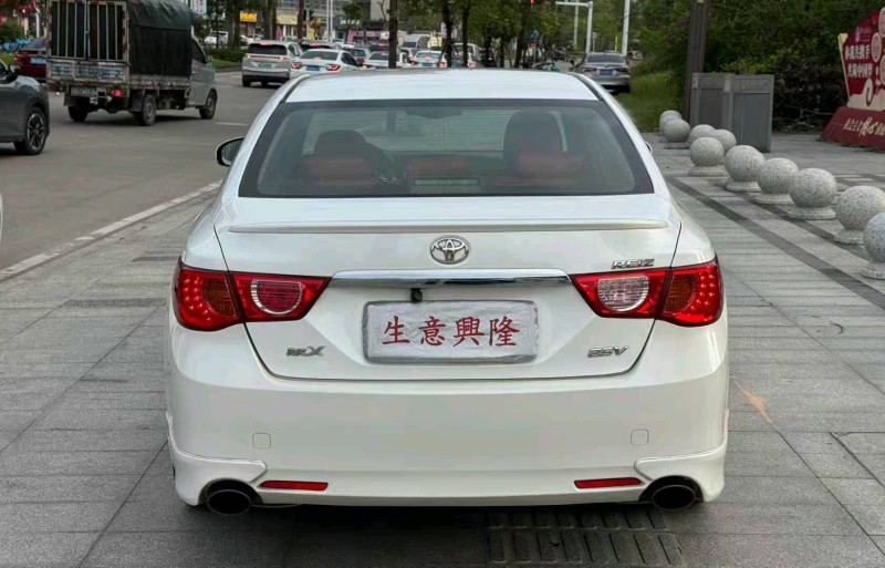 阳江13年丰田锐志8