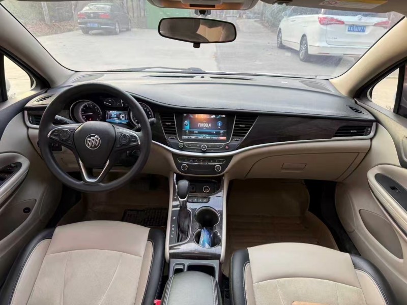 郑州17年别克威朗9