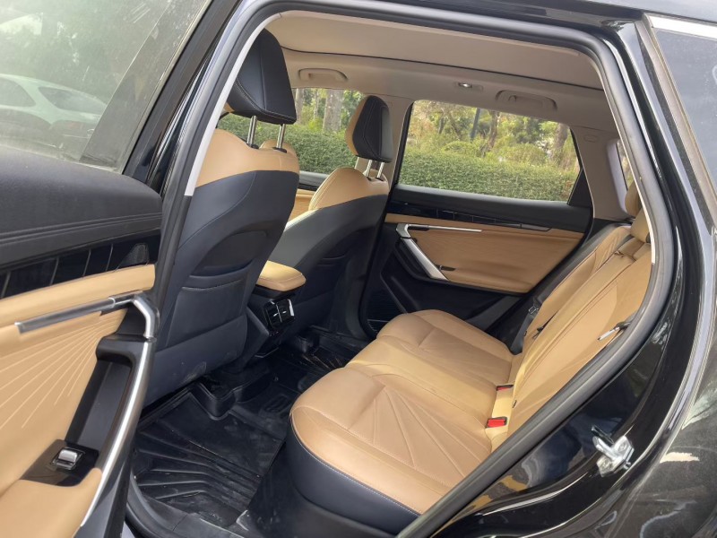 茂名22年吉利博越5