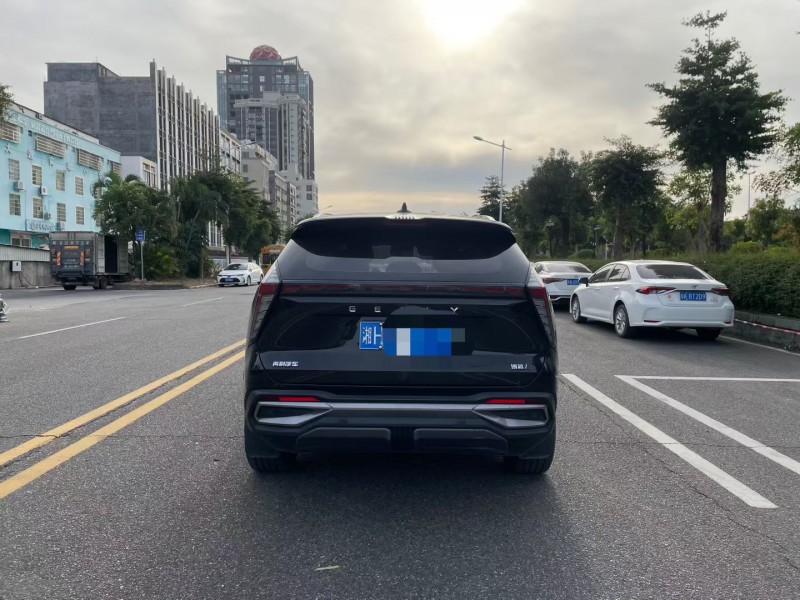 茂名22年吉利博越9