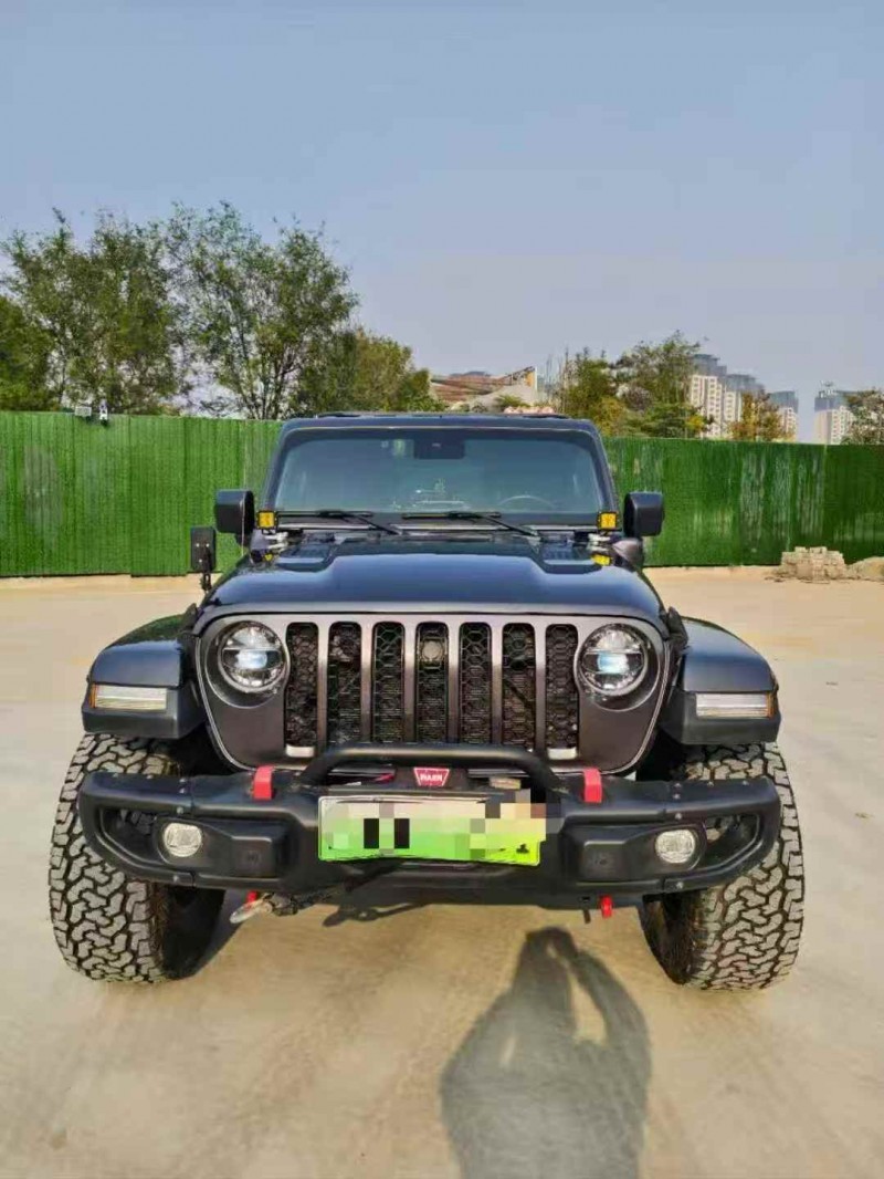 枣庄22年Jeep牧马人1