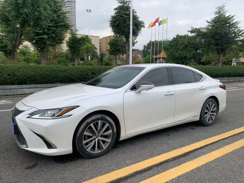 茂名19年雷克萨斯ES3