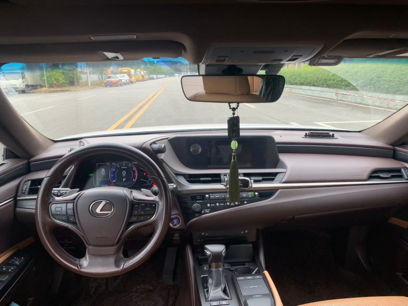 茂名19年雷克萨斯ES5