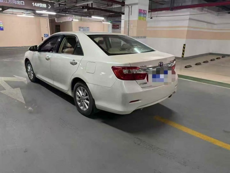 杭州14年丰田凯美瑞6