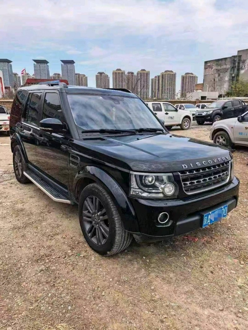 西安17年路虎发现2