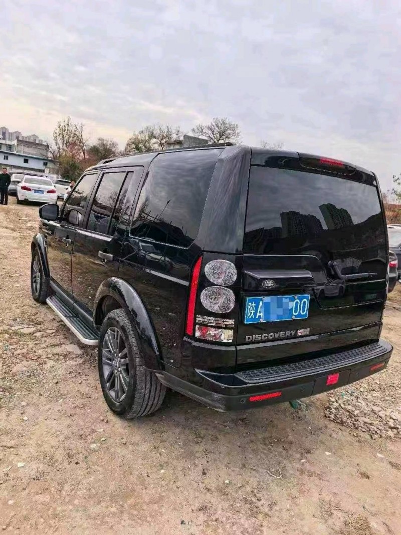 西安17年路虎发现8