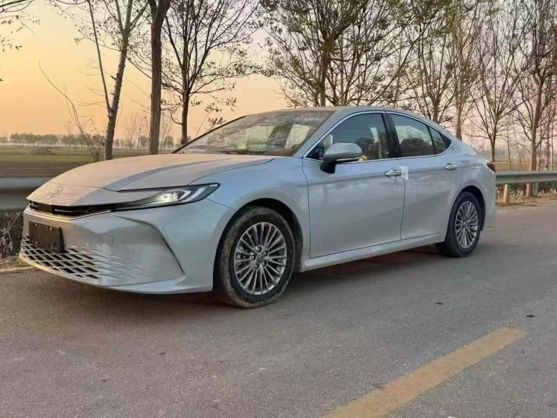 青岛25年丰田凯美瑞2