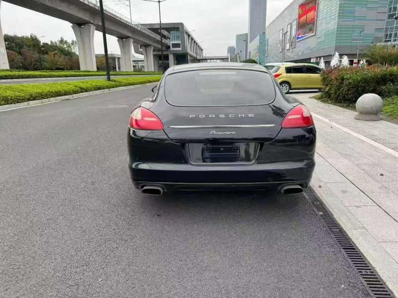 杭州13年保时捷帕拉梅拉8