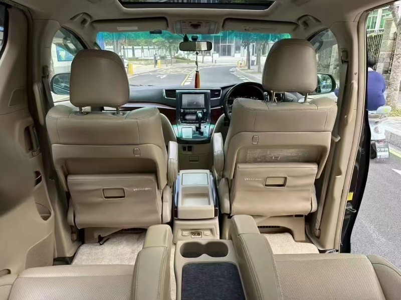 广州12年丰田威尔法5