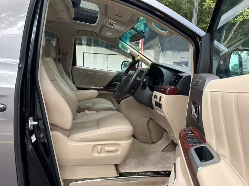 广州12年丰田威尔法6