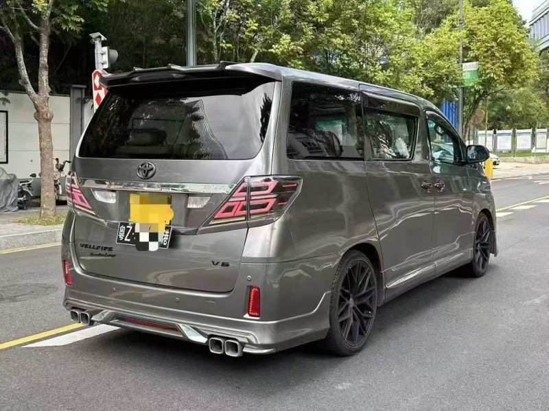 广州12年丰田威尔法8