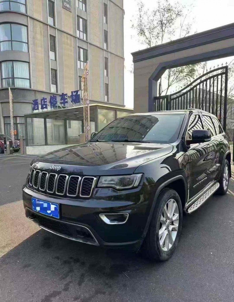 枣庄17年Jeep大切诺基3