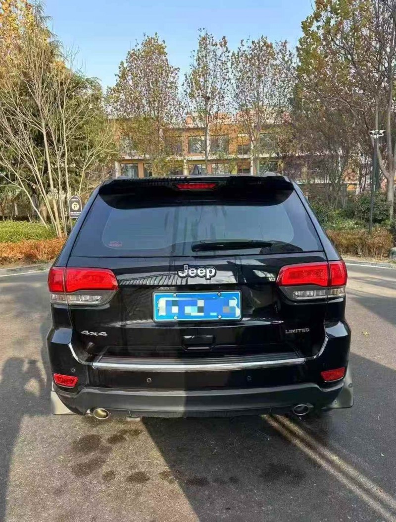 枣庄17年Jeep大切诺基8