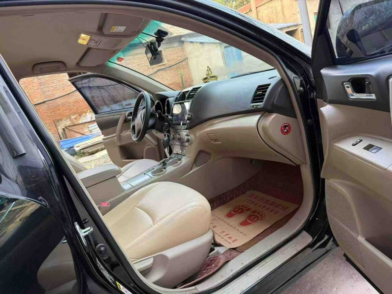 徐州14年丰田汉兰达6