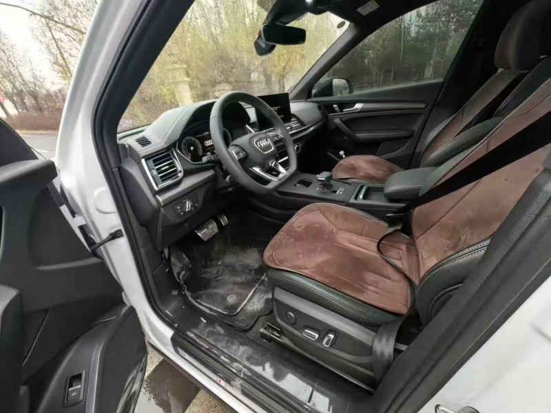 济宁24年奥迪Q54