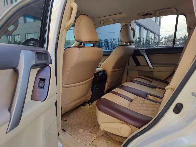 济宁18年丰田普拉多5