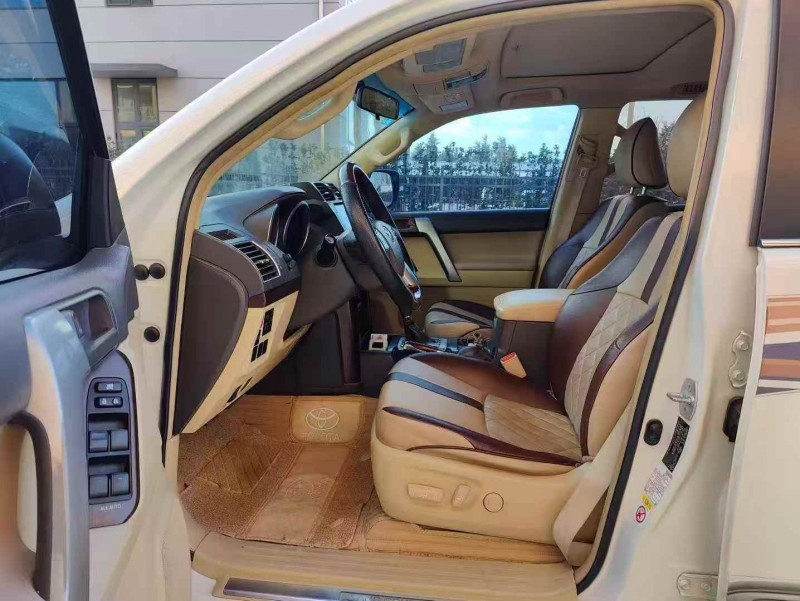 济宁18年丰田普拉多6