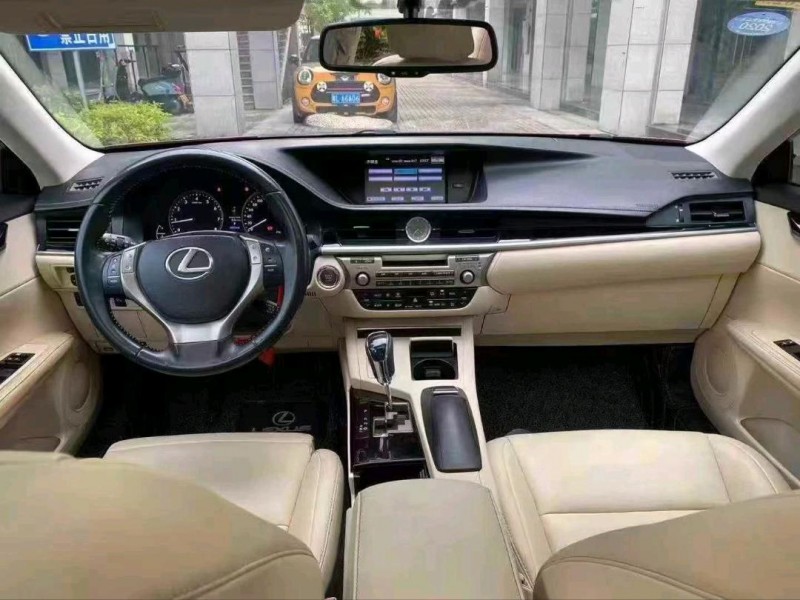 广州13年雷克萨斯ES7