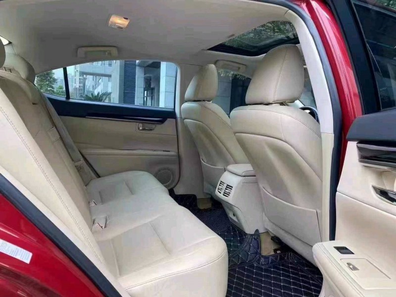 广州13年雷克萨斯ES8