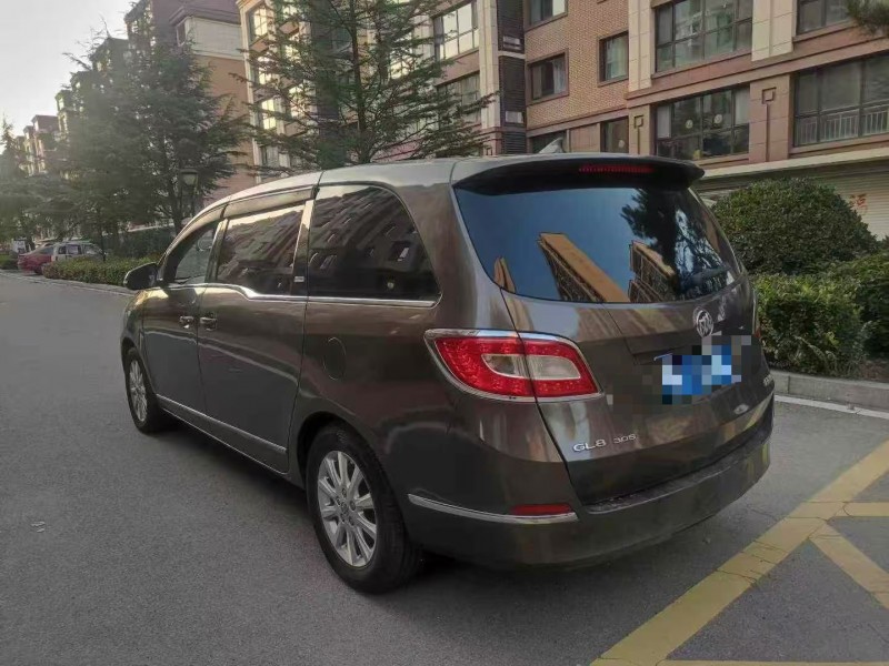 青岛13年别克GL84