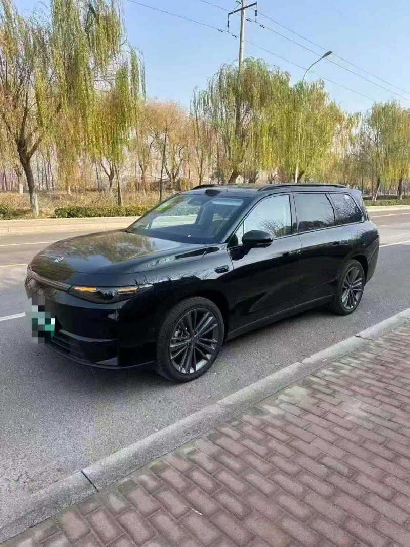 枣庄25年零跑汽车C163