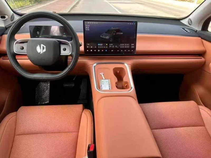 枣庄25年零跑汽车C164