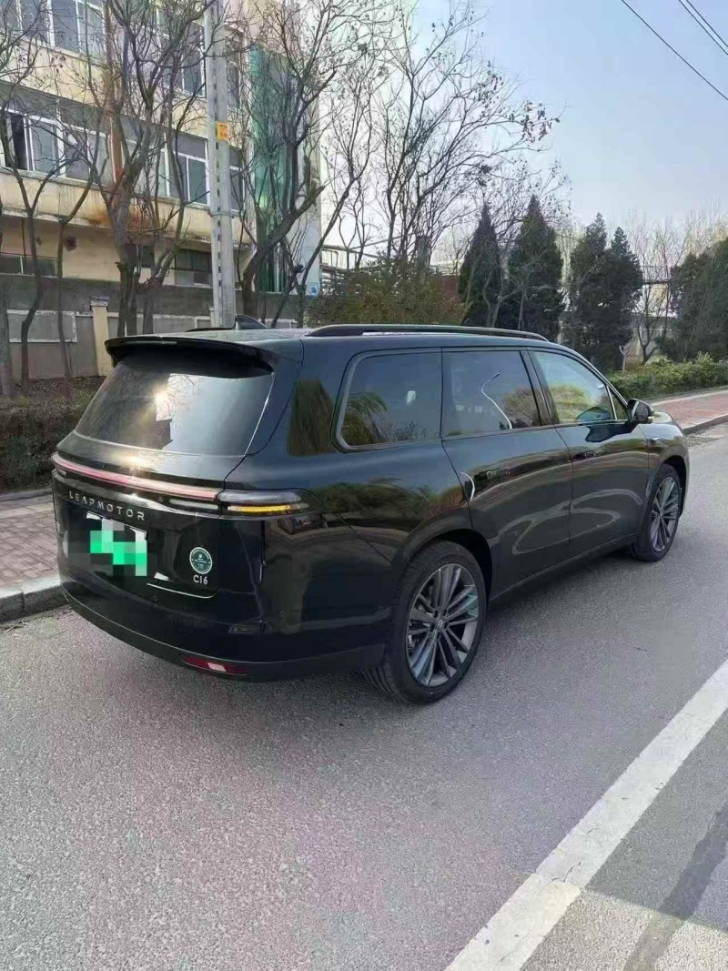 枣庄25年零跑汽车C166