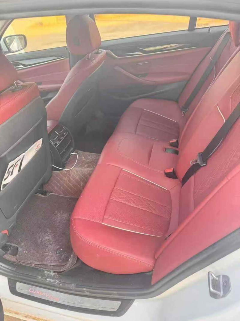 济宁21年宝马5系5