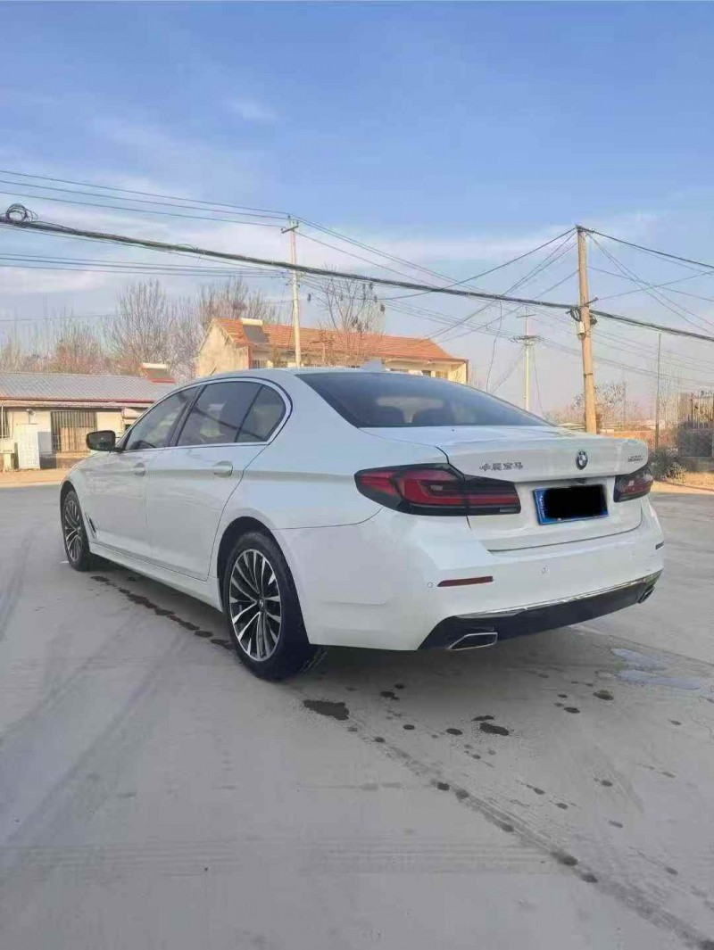 济宁21年宝马5系9