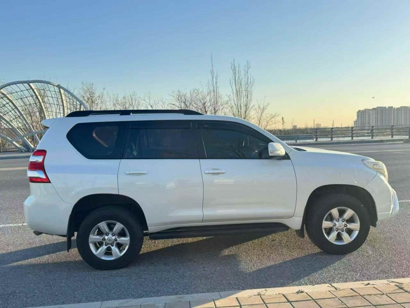 沧州16年丰田普拉多5