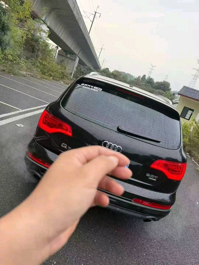台州12年奥迪Q75