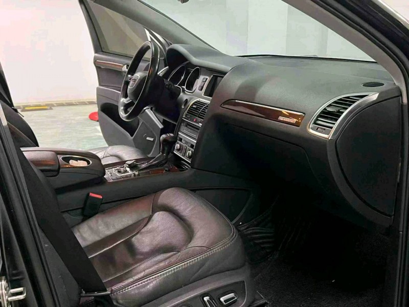 台州12年奥迪Q78