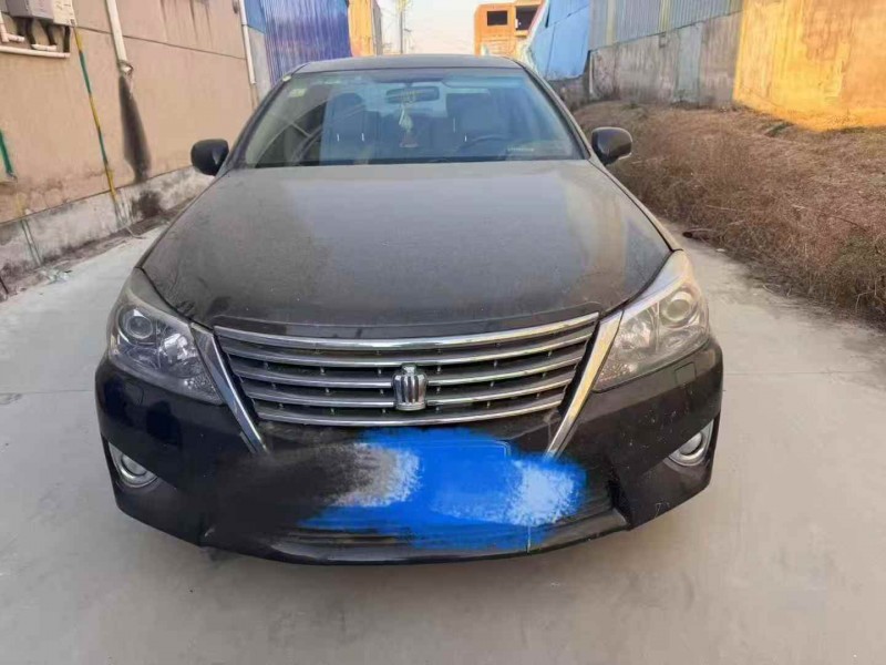 东营13年丰田皇冠1