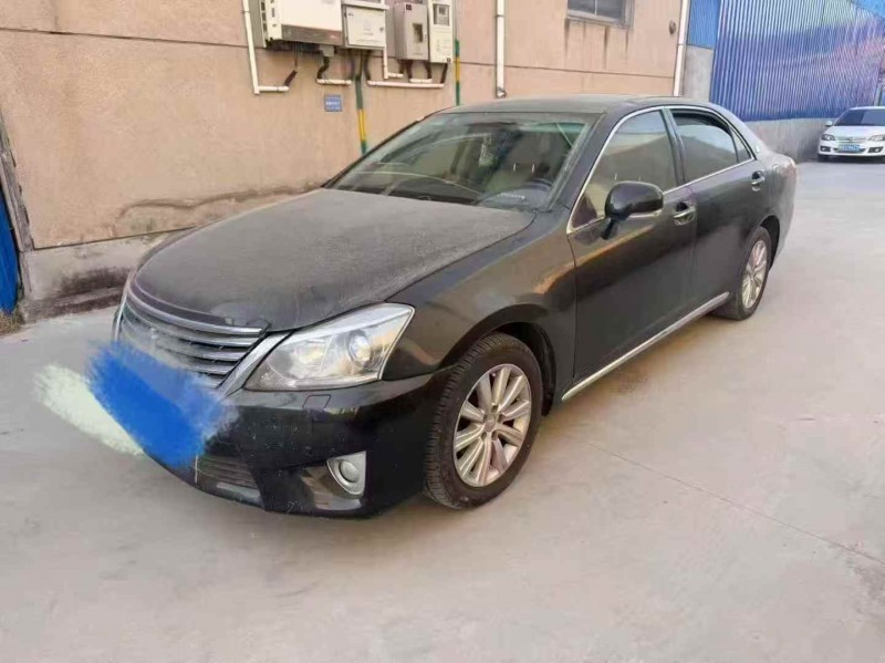 东营13年丰田皇冠2