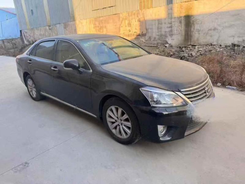 东营13年丰田皇冠3