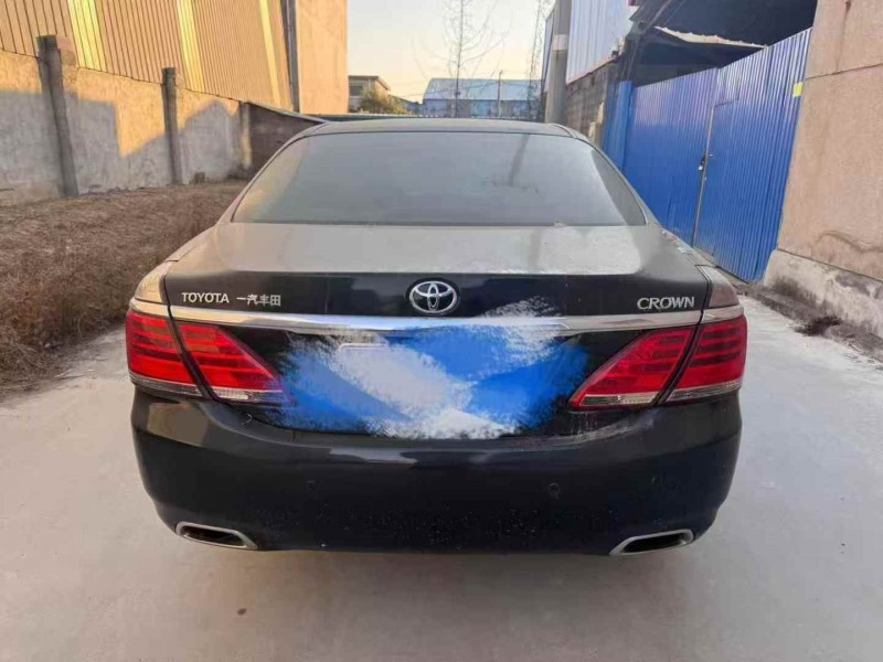 东营13年丰田皇冠9