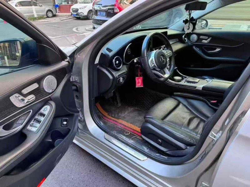 张家界21年奔驰C6