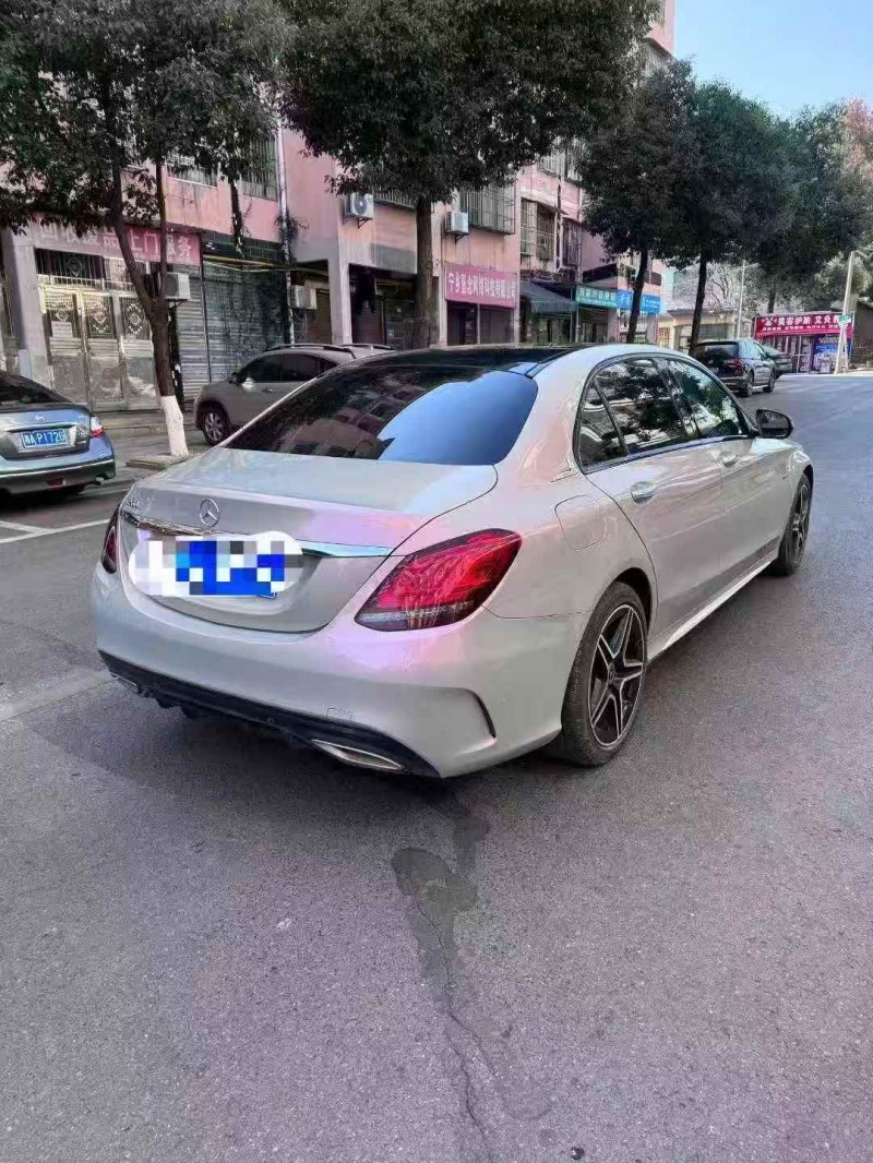 张家界21年奔驰C9