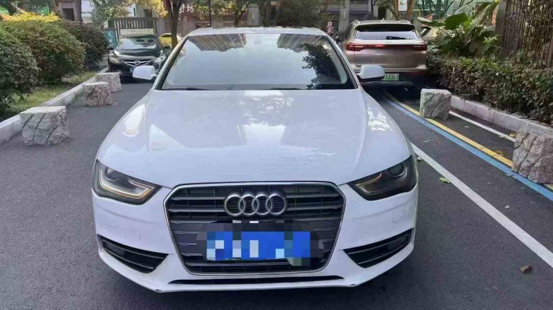 嘉兴14年奥迪A4L1