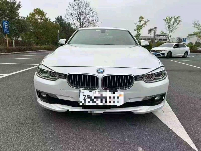 重庆17年宝马3系1