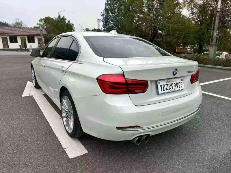 重庆17年宝马3系8