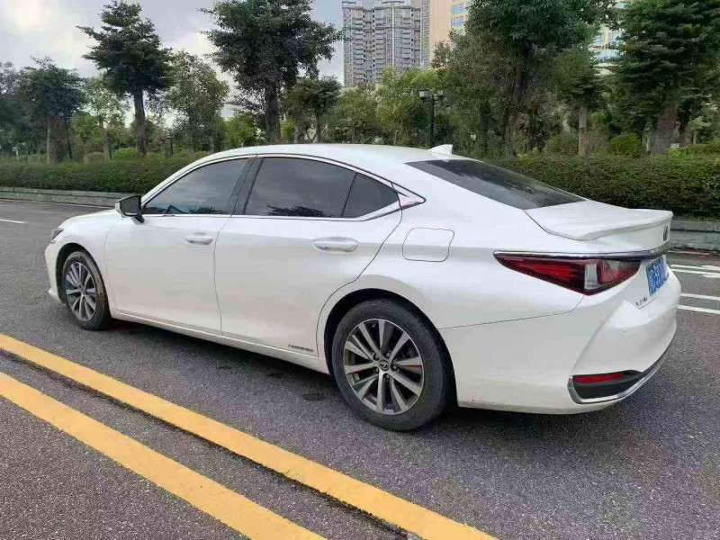 深圳19年雷克萨斯ES7