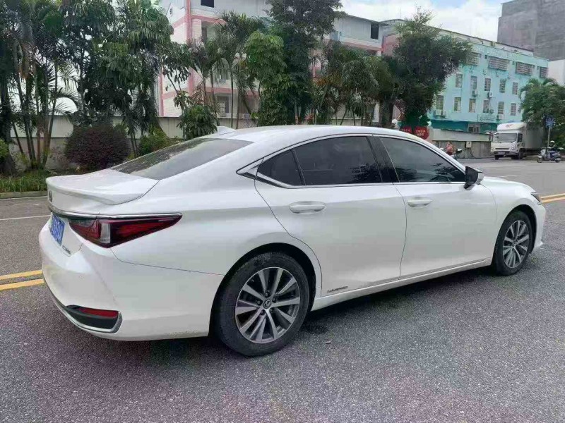 深圳19年雷克萨斯ES8