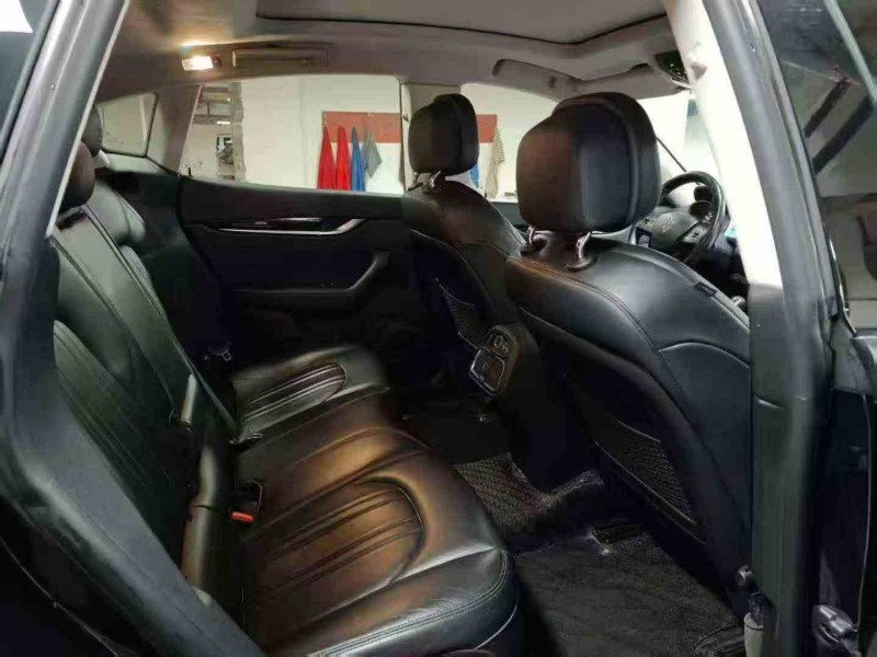 贵阳20年玛莎拉蒂Levante5