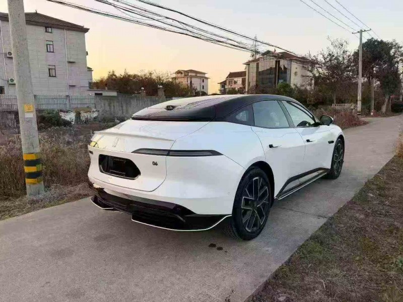 温州25年阿维塔068