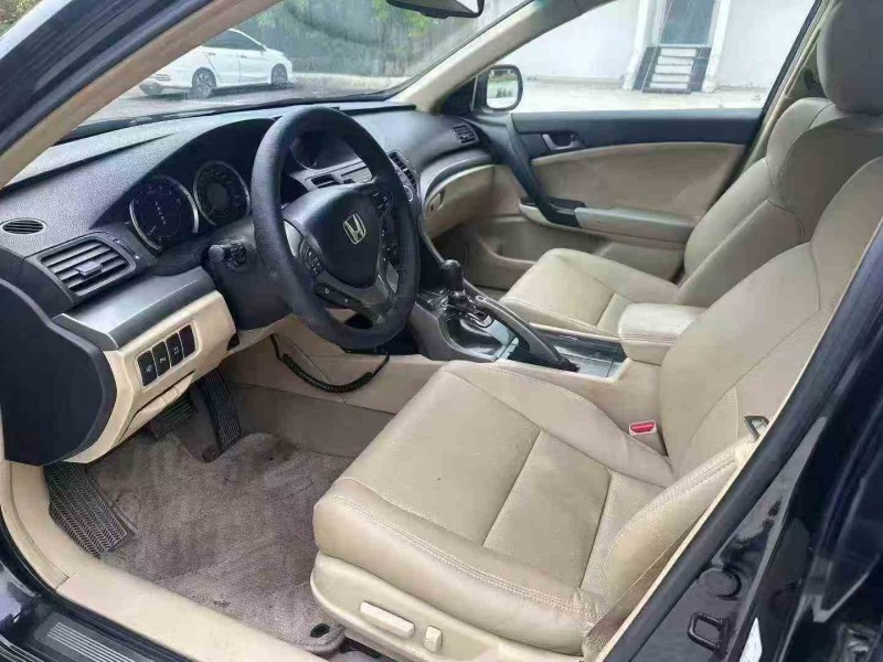 汕头11年本田思铂睿4